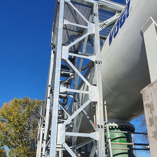 Montaje estanques hidroneumáticos Bocatoma